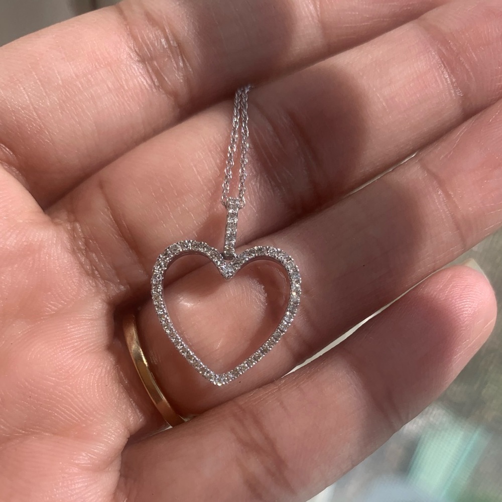 14k White Gold Diamond Heart Necklace